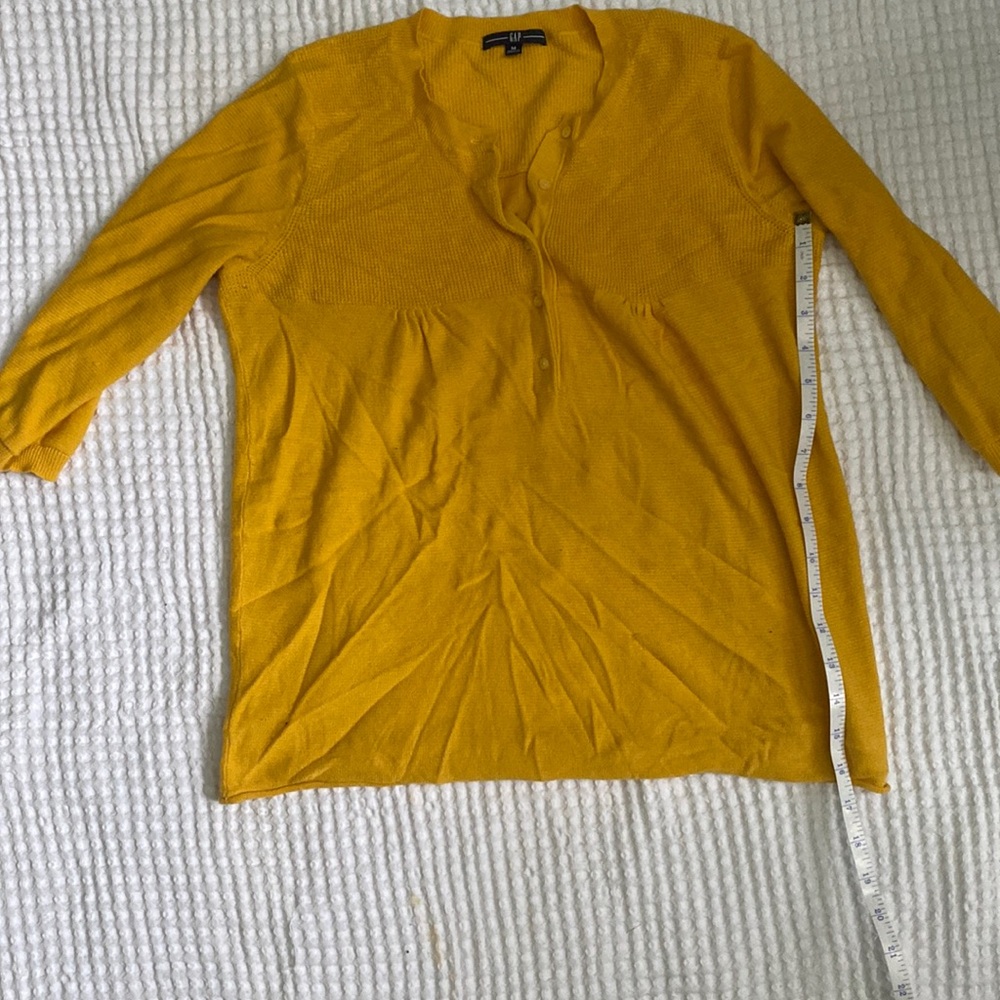 Yellow light weight knit sweater